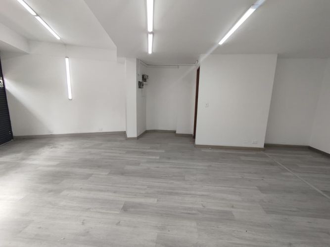 Local en arriendo en El Poblado, Medellín, 42 m² · foto 4 de 8