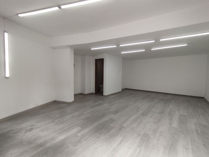 Local en arriendo en El Poblado, Medellín, 42 m² · foto 6 de 8