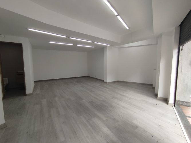 Local en arriendo en El Poblado, Medellín, 42 m² · foto 7 de 8