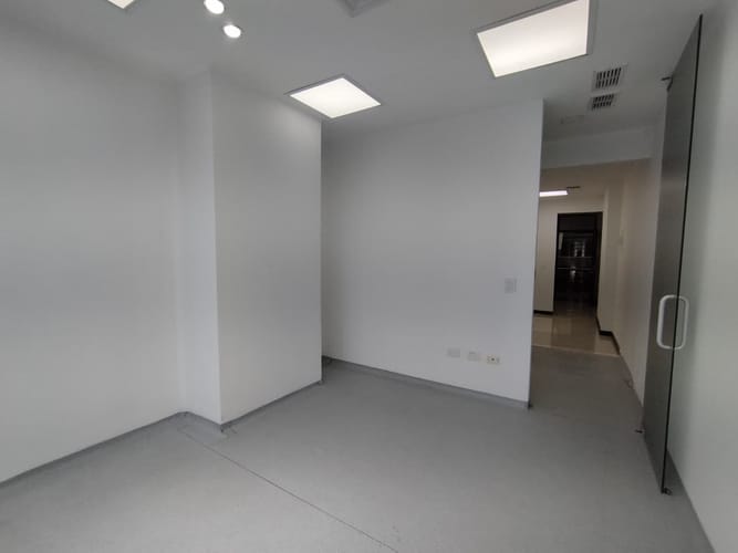 Local en arriendo en El Poblado, Medellín, 92 m² · foto 4 de 17