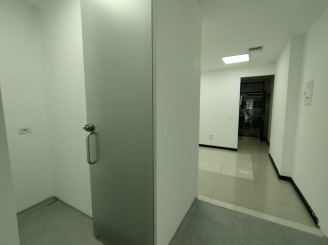 Local en arriendo en El Poblado, Medellín, 92 m² · foto 6 de 17