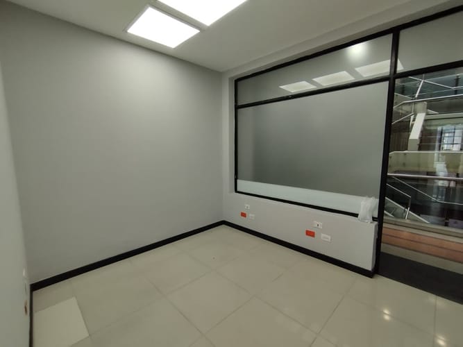 Local en arriendo en El Poblado, Medellín, 92 m² · foto 7 de 17