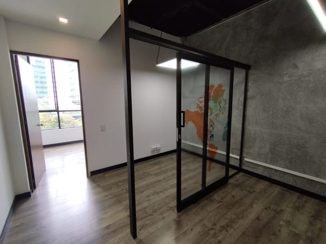 Local en arriendo en El Poblado, Medellín, 92 m² · foto 12 de 17