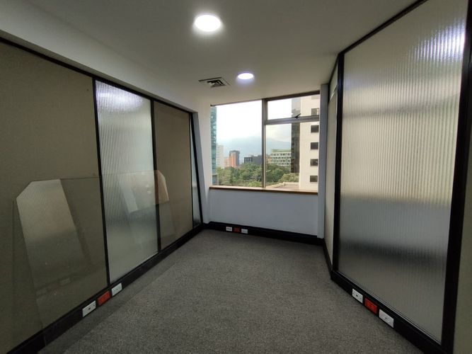 Oficina en arriendo en El Poblado, Medellín, 140 m² · foto 8 de 20