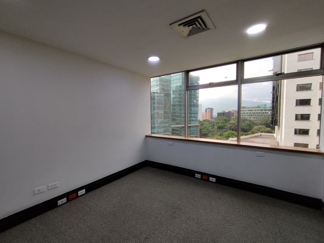 Oficina en arriendo en El Poblado, Medellín, 140 m² · foto 13 de 20