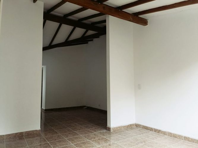 Casa de 3 alcobas en venta en Villa Del Parque, Itagüí, 70 m² · foto 2 de 17