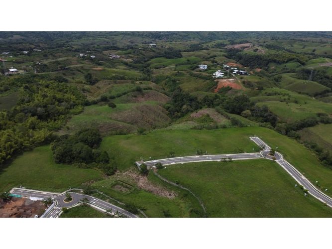 Lote en venta en Cerritos, Pereira, 2179 m² · foto 3 de 16