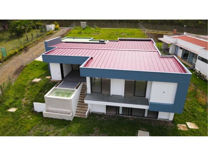 Casa de 4 alcobas en venta en Cerritos, Pereira, 415 m² · foto 3 de 16