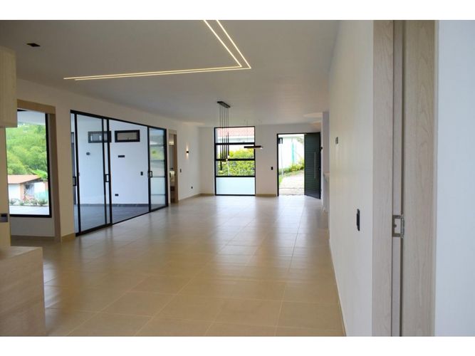 Casa de 4 alcobas en venta en Cerritos, Pereira, 415 m² · foto 4 de 16