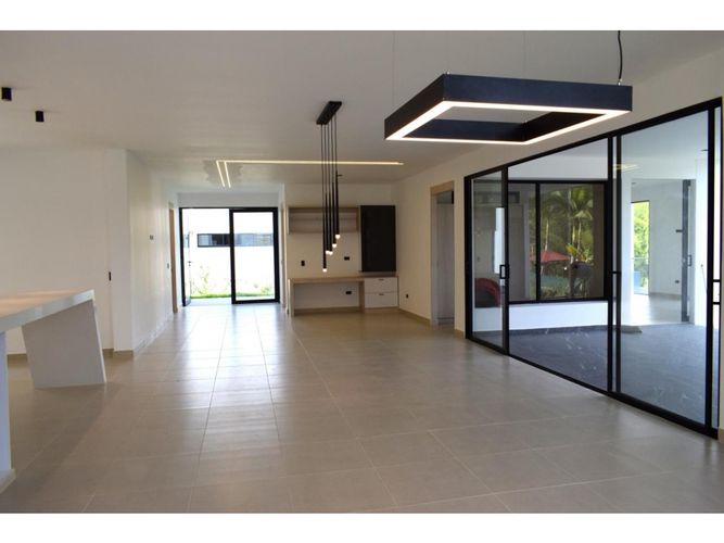 Casa de 4 alcobas en venta en Cerritos, Pereira, 415 m² · foto 9 de 16
