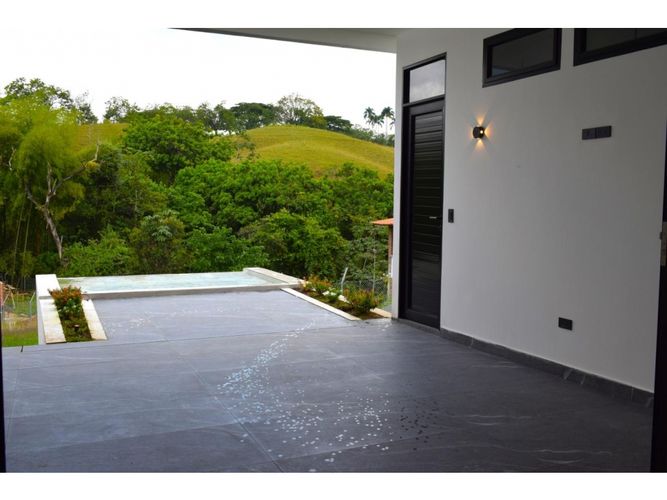 Casa de 4 alcobas en venta en Cerritos, Pereira, 415 m² · foto 10 de 16