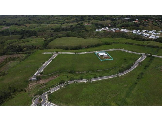 Lote en venta en Cerritos, Pereira, 2373 m² · foto 2 de 18