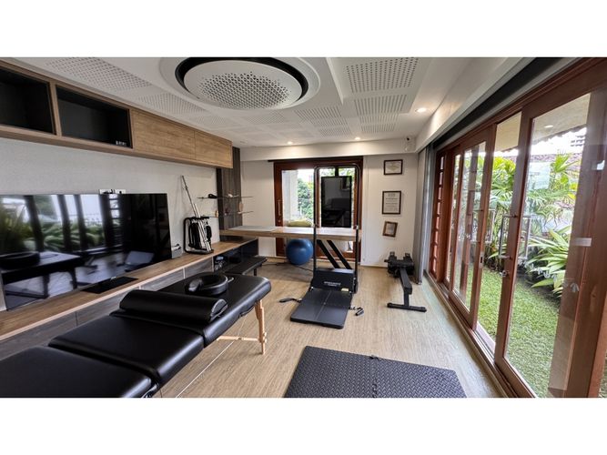 Casa de 7 alcobas en venta en Pinares, Pereira, 716 m² · foto 2 de 15