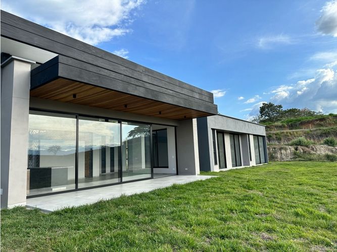 Casa de 4 alcobas en venta en Cerritos, Pereira, 290 m² · foto 4 de 24