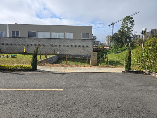 Lote en venta en Rionegro, 102 m² · foto 2 de 4