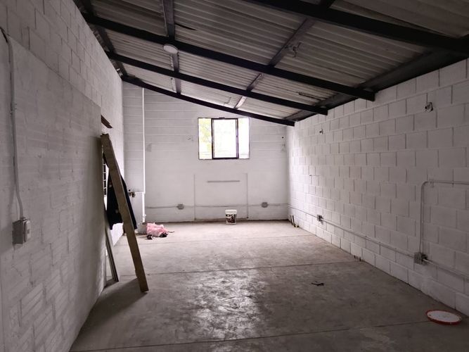 Bodega en venta en San Juan Bautista, Itagüí, 350 m² · foto 11 de 14