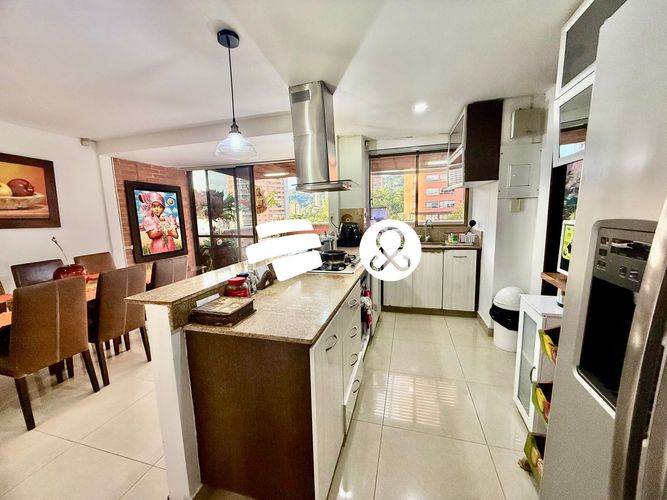 Apartamento de 3 alcobas en venta en El Poblado, Medellín, 187 m² · foto 5 de 15