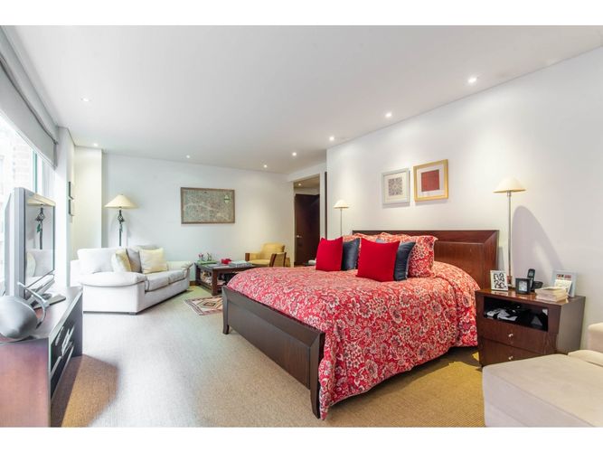 Apartamento de 3 alcobas en venta en Chicó Reservado, Bogotá, 330 m² · foto 13 de 24