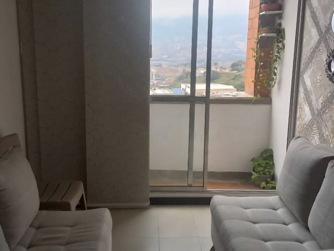 Apartamento de 3 alcobas en venta en Zona Rural, Itagüí, 63 m² · foto 3 de 11
