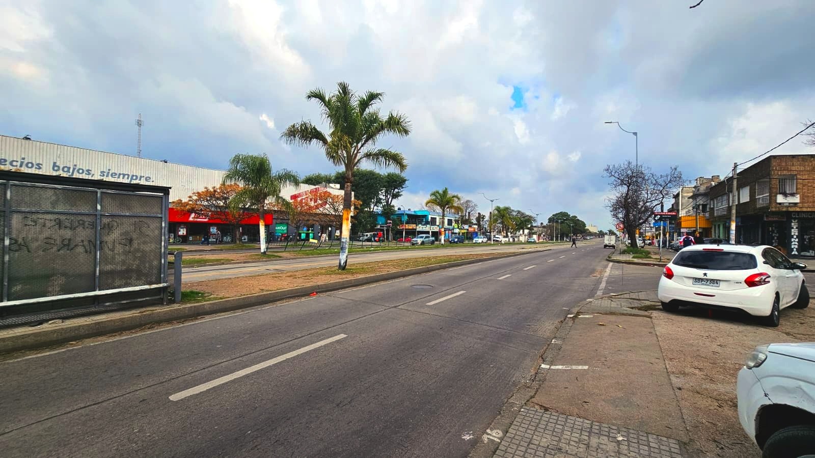 Sobre Av. Gral. Flores y Santa Ana, unidad reciclada de 58 m2, en muy buen estado