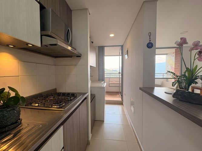 Apartamento de 3 alcobas en venta en San Juan Bautista, Itagüí, 70 m² · foto 4 de 15