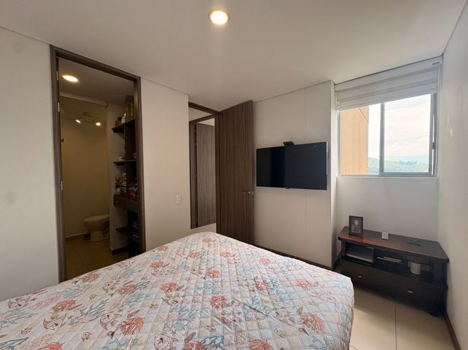 Apartamento de 3 alcobas en venta en San Juan Bautista, Itagüí, 70 m² · foto 9 de 15