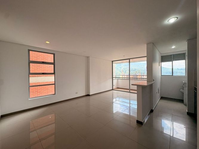 Apartamento en venta en San Juan Bautista, Itagüí · foto 3 de 14