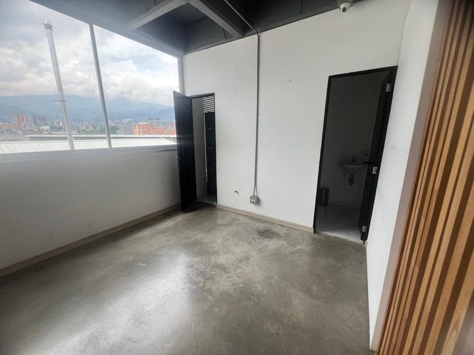 Oficina en arriendo en La Esmeralda, Itagüí, 200 m² · foto 9 de 20