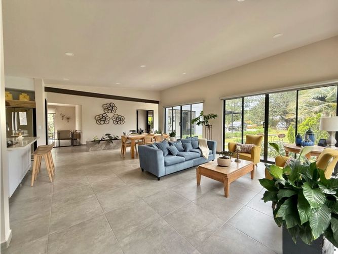 Casa de 3 alcobas en venta en Cascajo Abajo, Marinilla, 200 m² · foto 3 de 24
