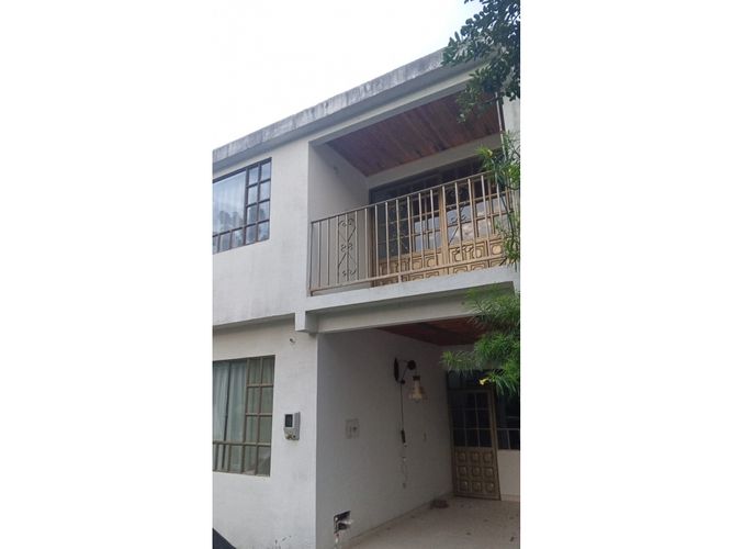 Casa de 6 alcobas en venta en Oriente, Ricaurte, 98 m² · foto 2 de 23