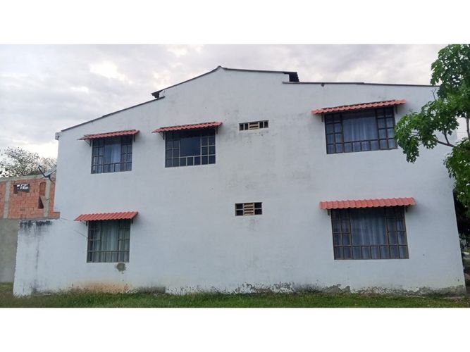 Casa de 6 alcobas en venta en Oriente, Ricaurte, 98 m² · foto 3 de 23