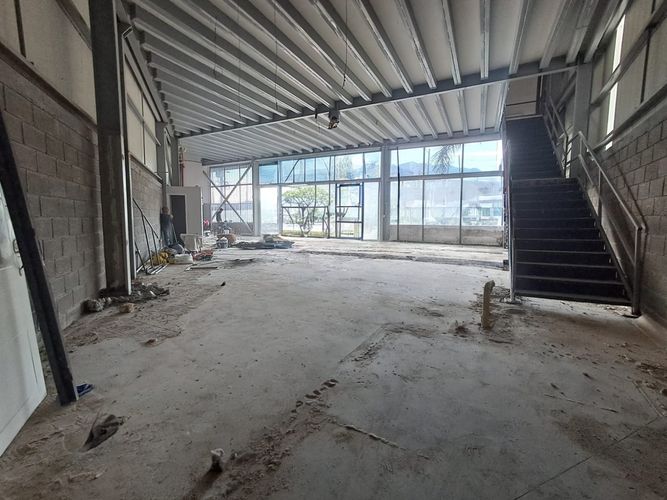 Bodega en arriendo en Conjunto Cerrado Zapan, Dosquebradas, 394 m² · foto 2 de 8