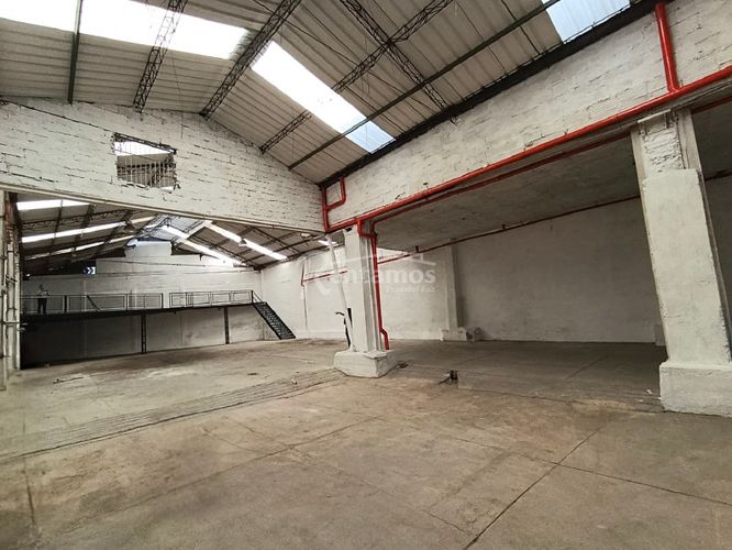 Bodega en venta en Las Acacias, Itagüí, 1370 m² · foto 9 de 19
