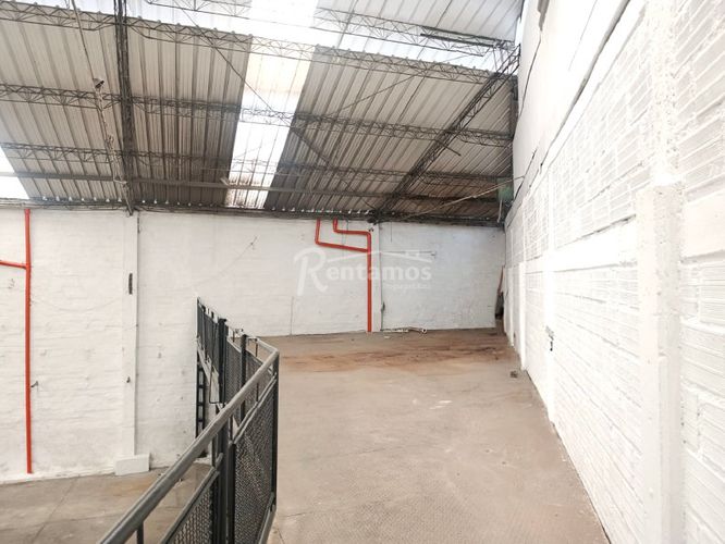 Bodega en venta en Las Acacias, Itagüí, 1370 m² · foto 10 de 19