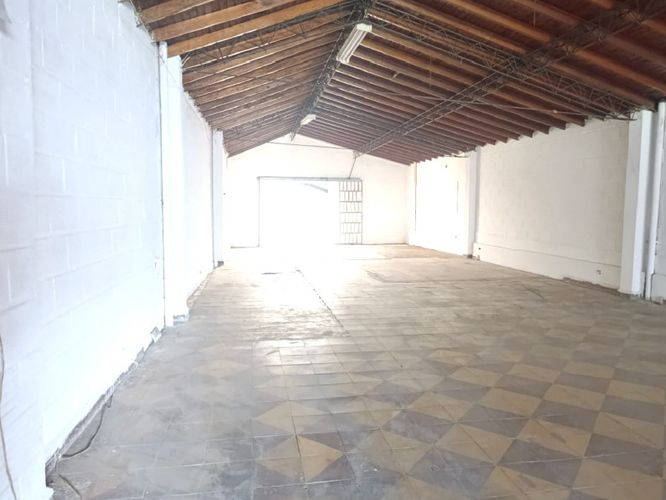 Bodega en venta en Las Acacias, Itagüí, 1370 m² · foto 12 de 19