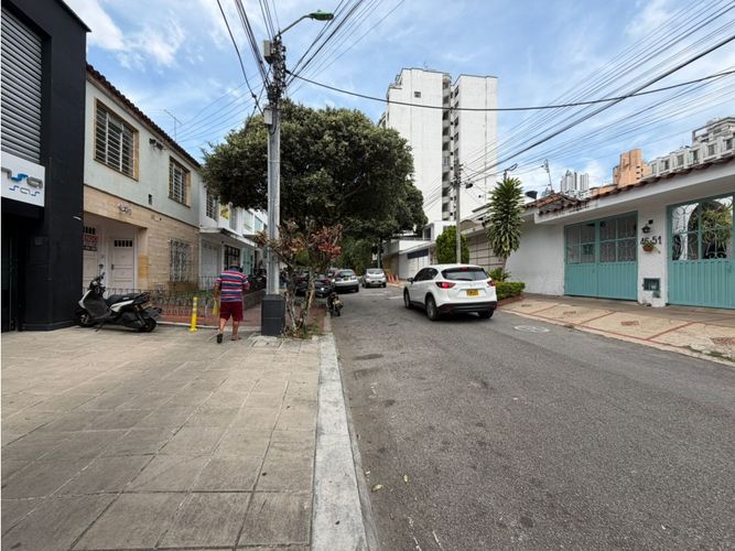 Casa de 6 alcobas en venta en Cabecera Del Llano, Bucaramanga, 461 m² · foto 2 de 24