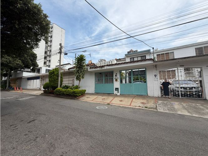 Casa de 6 alcobas en venta en Cabecera Del Llano, Bucaramanga, 461 m² · foto 3 de 24