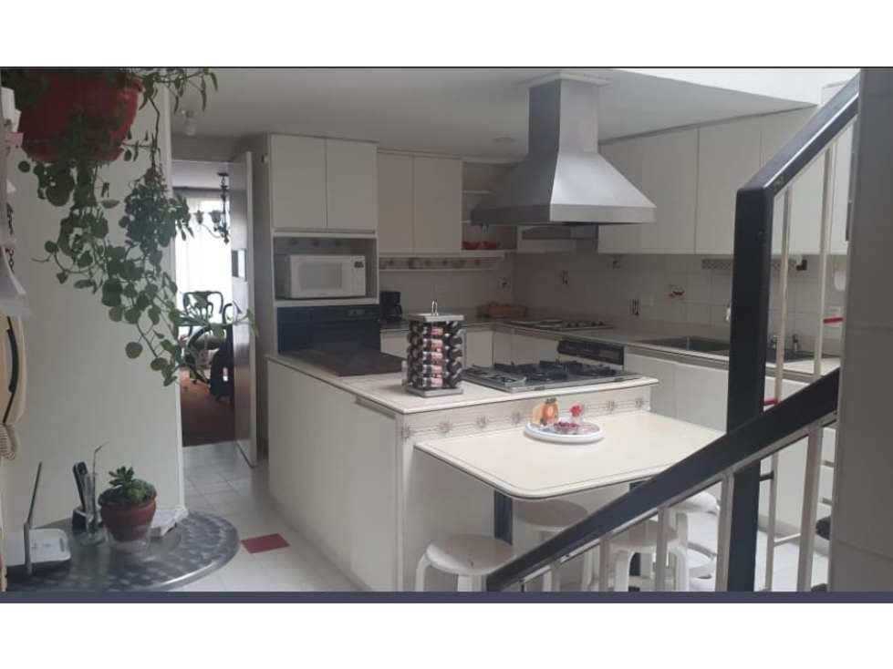 Casa en venta en El Contador, Bogotá · foto 2 de 16