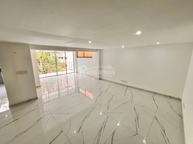 Casa de 6 alcobas en venta en La Doctora, Sabaneta, 480 m² · foto 3 de 24