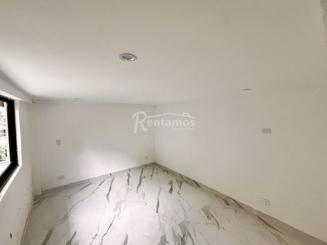 Casa de 6 alcobas en venta en La Doctora, Sabaneta, 480 m² · foto 4 de 24