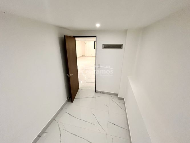 Casa de 6 alcobas en venta en La Doctora, Sabaneta, 480 m² · foto 11 de 24