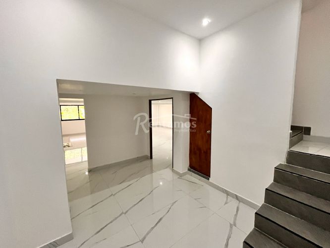 Casa de 6 alcobas en venta en La Doctora, Sabaneta, 480 m² · foto 14 de 24