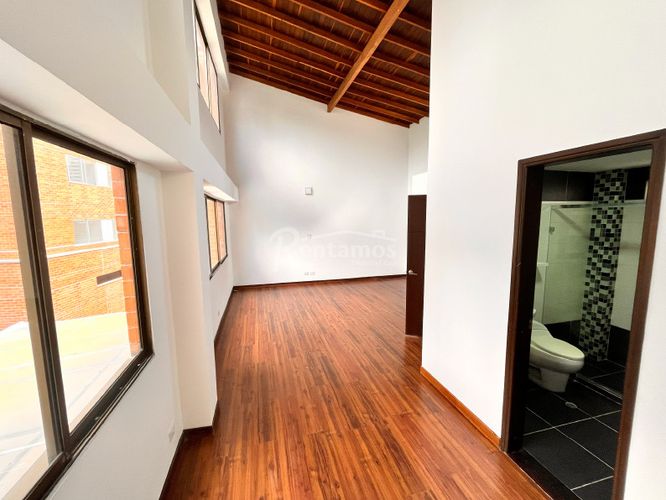 Casa de 6 alcobas en venta en La Doctora, Sabaneta, 480 m² · foto 23 de 24