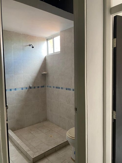 Casa de 4 alcobas en venta en Br. Portachuelo, Girardot, 65 m² · foto 2 de 11