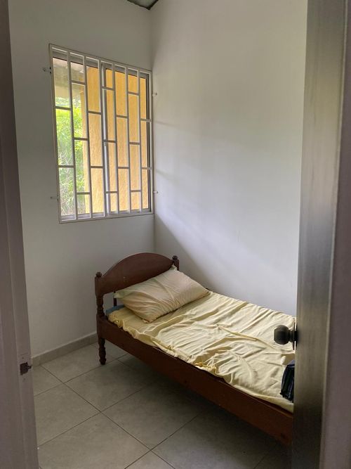 Casa de 4 alcobas en venta en Br. Portachuelo, Girardot, 65 m² · foto 9 de 11