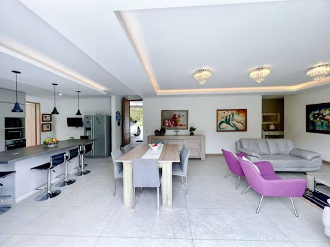 Casa de 3 alcobas en venta en Llano Grande, El Retiro, 236 m² · foto 3 de 24
