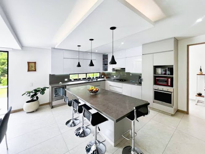 Casa de 3 alcobas en venta en Llano Grande, El Retiro, 236 m² · foto 8 de 24