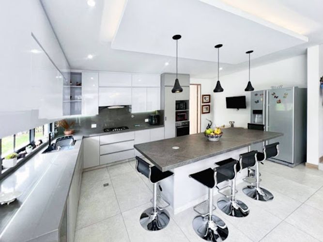 Casa de 3 alcobas en venta en Llano Grande, El Retiro, 236 m² · foto 9 de 24