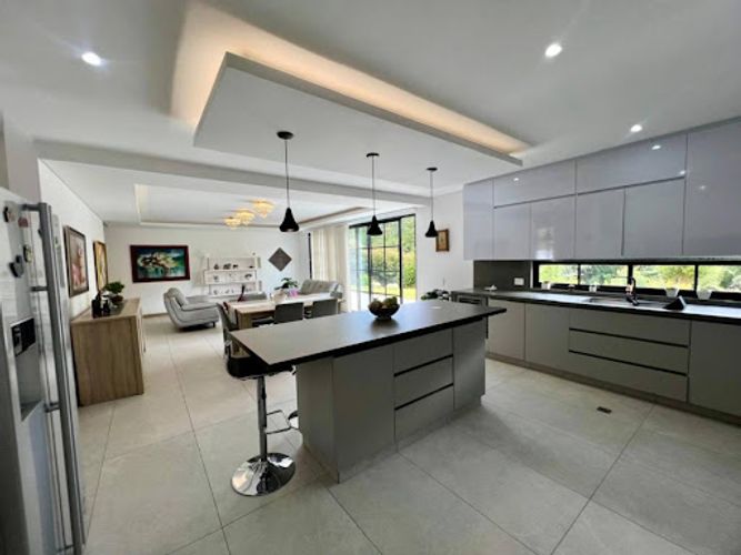 Casa de 3 alcobas en venta en Llano Grande, El Retiro, 236 m² · foto 10 de 24