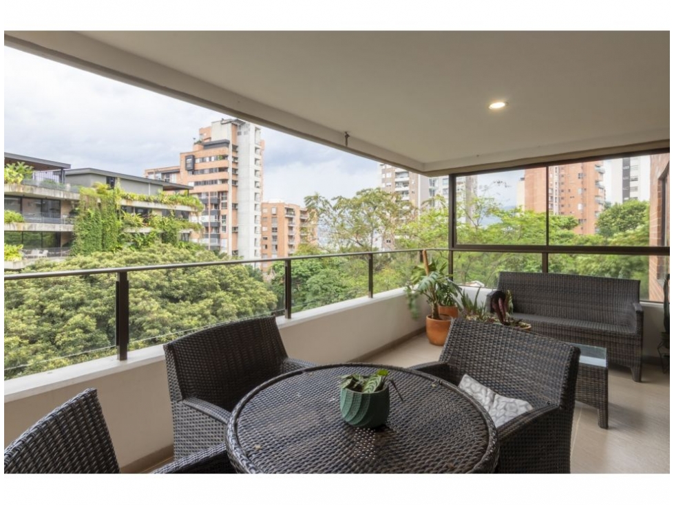 Apartamento en venta en El Poblado, Medellín 5